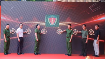Hà Nội: Ra mắt mô hình Kiosk Trạm Cảnh sát thông minh