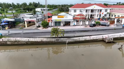 Sạt lở nghiêm trọng trên đường tỉnh 932C ở Cần Thơ