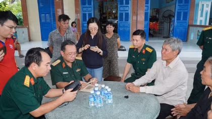 Tiếp cận người thân Liệt sĩ Huỳnh Văn Quên để đối chiếu thông tin