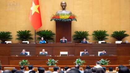  Khoan hồng đối với người tự nguyện nhận tội, tích cực khắc phục hậu quả