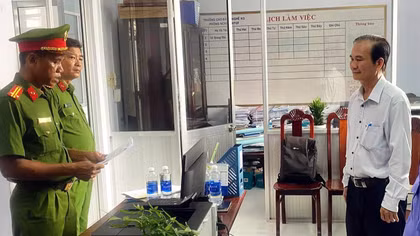 Khởi tố nguyên Hiệu trưởng Trường Cao đẳng nghề Kiên Giang cùng 2 thuộc cấp