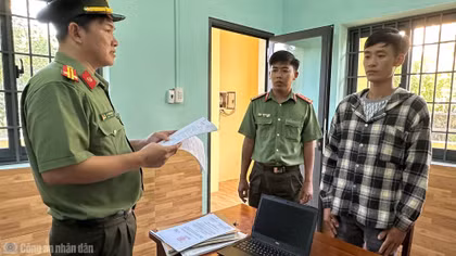 Bị khởi tố vì đưa người khác ra vùng biển nước ngoài khai thác trái phép