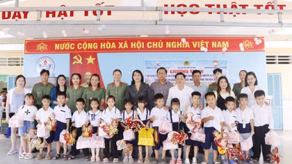 Ấm áp Trung thu và kỹ năng số cho trẻ em Cà Mau