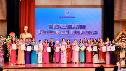 Tôn vinh những đóng góp và cống hiến của nữ trí thức Việt Nam