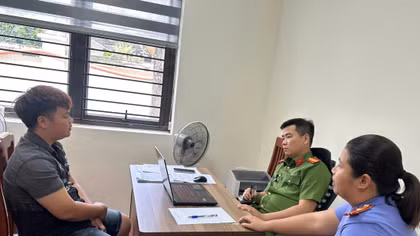 Tạm giữ hình sự đối tượng tông xe vào tổ CSGT