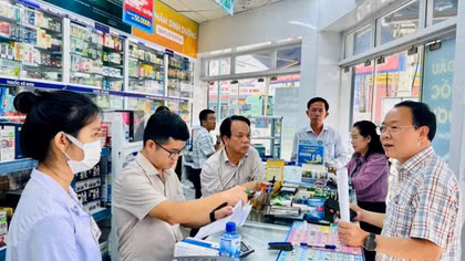 Từ phòng khám không phép đến những lỗ hổng hậu kiểm