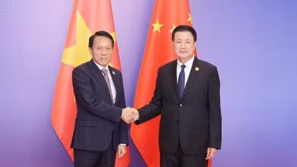 Bộ trưởng Lương Tam Quang hội đàm với Bộ trưởng Bộ Công an Trung Quốc Vương Tiểu Hồng