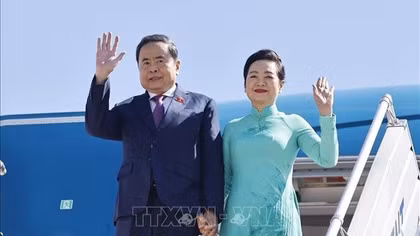 Chủ tịch Quốc hội Trần Thanh Mẫn và Phu nhân bắt đầu thăm chính thức Mông Cổ