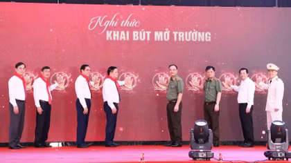 Tiếng trống khai trường mở ra tương lai