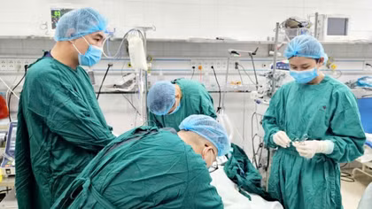 Cứu sống người đàn ông nguy kịch vì uống nhầm thuốc cai nghiện 