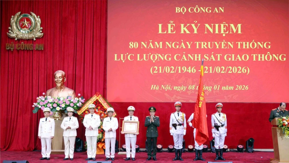 Lực lượng CSGT đón nhận Huân chương Quân công hạng Nhất