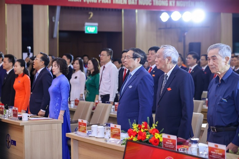 Dự Đại hội có đại diện các Ban Đảng Trung ương và các Ban Đảng của Đảng ủy Chính phủ; đại diện lãnh đạo các bộ, ngành Trung ương và 220 đại biểu đại diện cho hơn 9.000 đảng viên trong toàn Đảng bộ EVN - Ảnh: VGP/Nhật Bắc