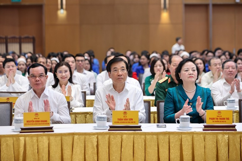 Các đại biểu dự lễ phát động - Ảnh: VGP/Nhật Bắc