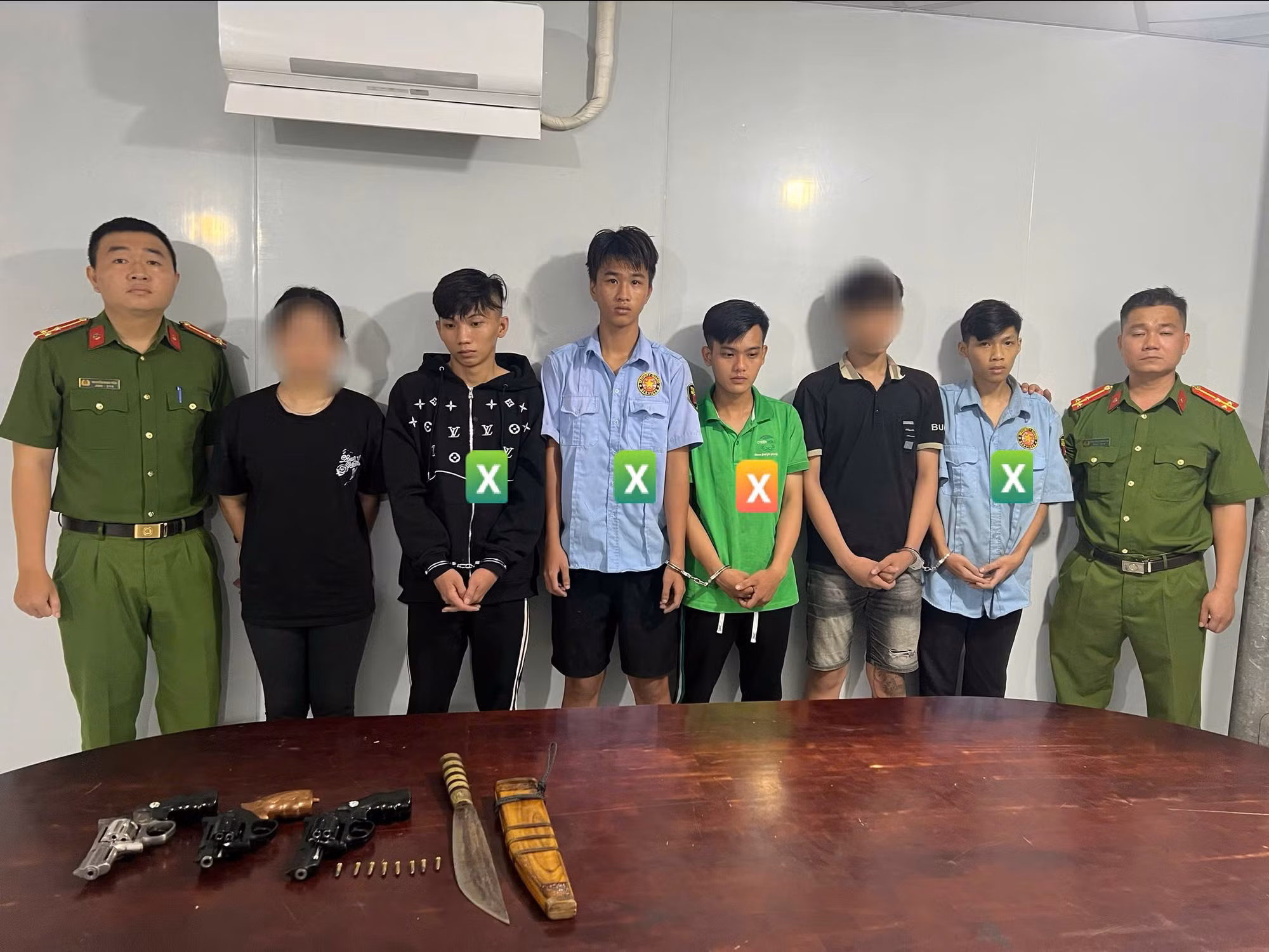 4-doi-tuong-dau-x-tu-trai-qua-tu-trai-sang-dang-truong-tho-nguyen-hoang-trong-nhanha-chanh-phuoc-va-nguyen-truong-tho.jpg