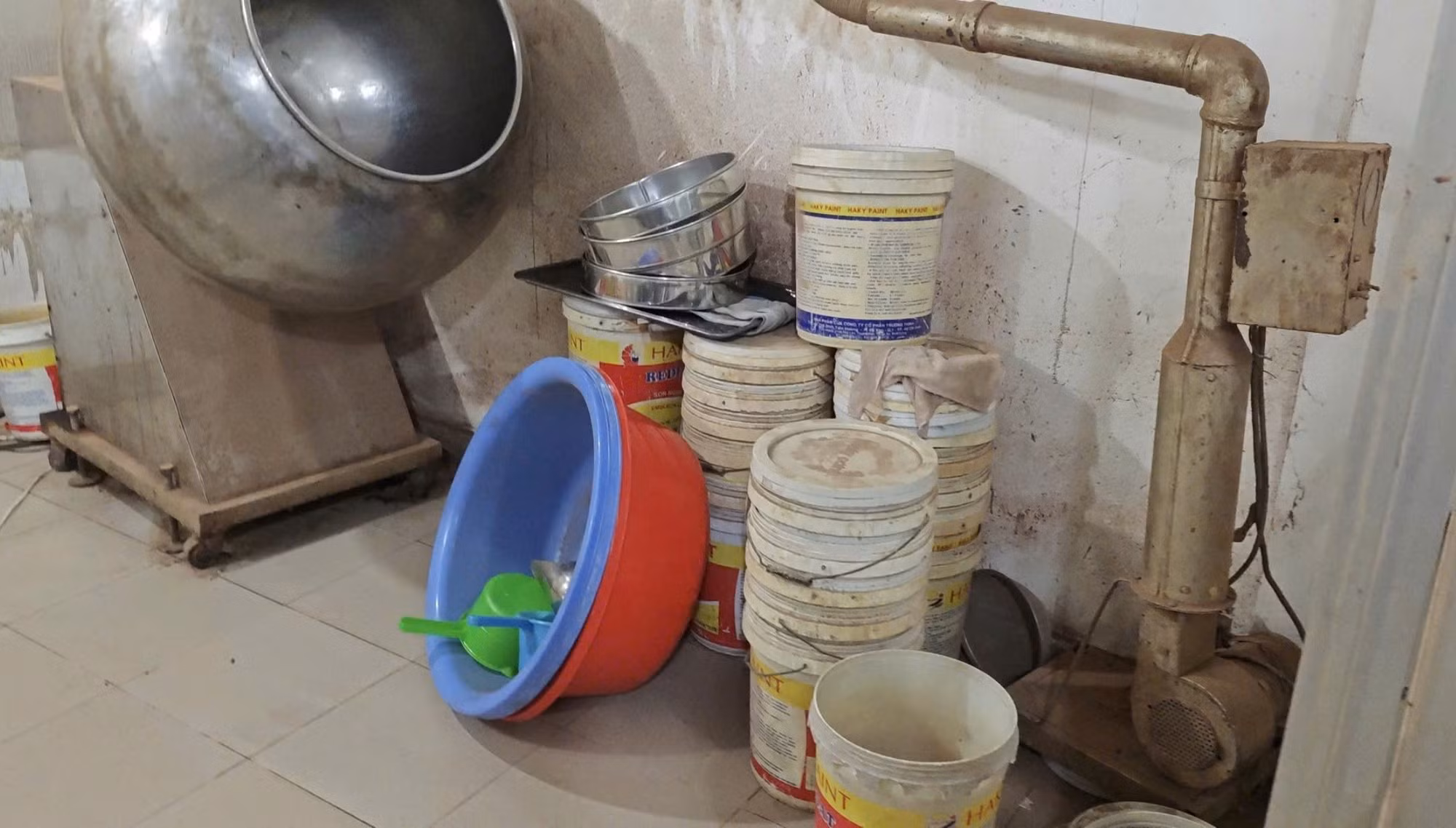 Triệt phá đường dây sản xuất, buôn bán thuốc Đông dược quy mô lớn ảnh 10