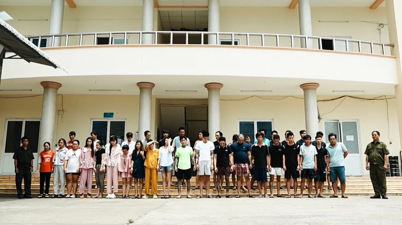 Hàng trăm đối tượng bị khởi tố về các hành vi mua bán, vận chuyển, tàng trữ, tổ chức sử dụng trái phép chất ma túy...