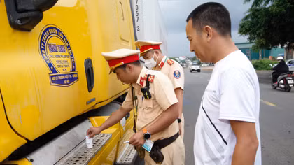 Đắk Lắk tăng cường kiểm tra ma túy tài xế chở sầu riêng