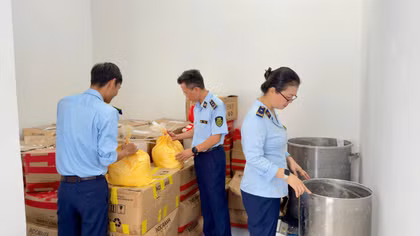 Phát hiện hơn 3,4 tấn mỹ phẩm “kem trộn” sản xuất trái phép