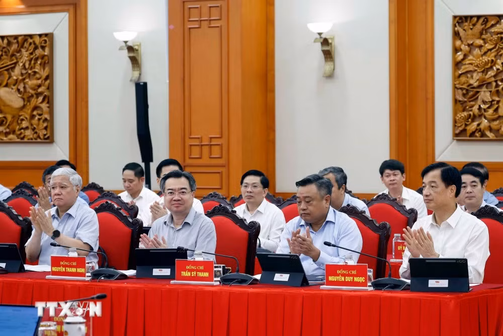 Các đại biểu tham dự Phiên họp thứ nhất Ban Chỉ đạo Trung ương về tổng kết thực tiễn và nghiên cứu sửa đổi, bổ sung Điều lệ Đảng.