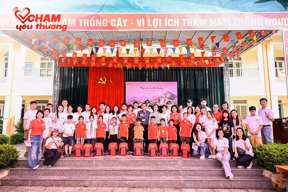 Hành trình Tiếp sức em tới trường 2026 của Quỹ Chạm Yêu Thương khởi động tại Cao Bằng.