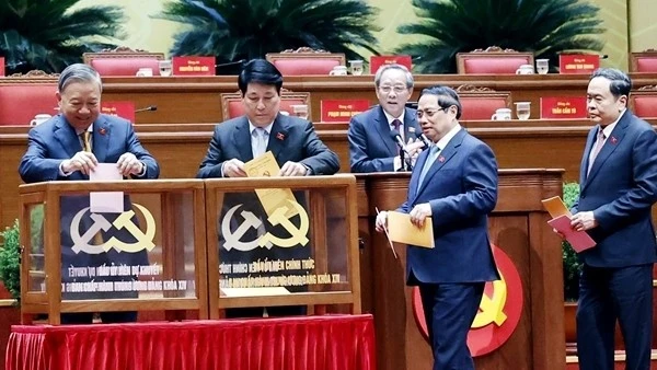 Toàn cảnh bỏ phiếu bầu Ban Chấp hành Trung ương Đảng khóa XIV