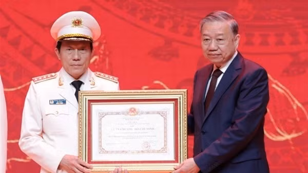 Tổng Bí thư Tô Lâm trao Huân chương Hồ Chí Minh tặng lực lượng Tình báo CAND