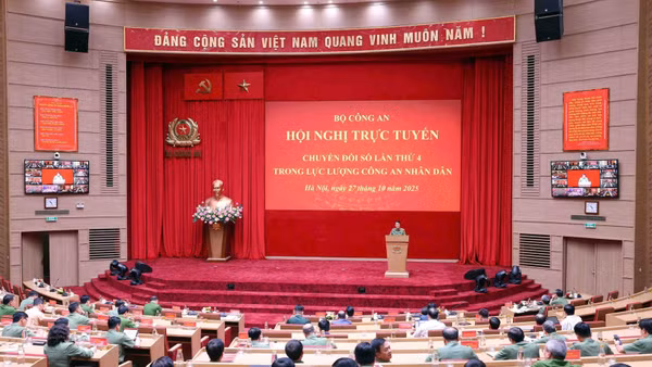 Tiếp tục lập nên kỳ tích, đột phá mới về chuyển đổi số trong Công an nhân dân