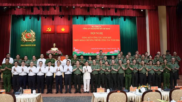 Bộ trưởng Lương Tam Quang dự Hội nghị tổng kết công tác năm 2025 của Công an thành phố Hồ Chí Minh