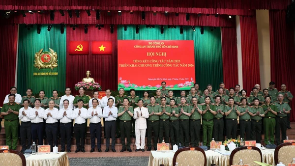 Bộ trưởng Lương Tam Quang dự Hội nghị tổng kết công tác năm 2025 của Công an thành phố Hồ Chí Minh