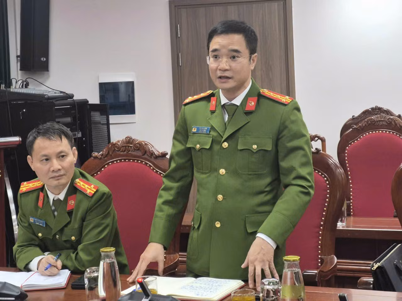 Bộ Công an khẩn trương đưa điện về với bà con vùng đồng bào biên giới khó khăn xã Sáng Nhè -0