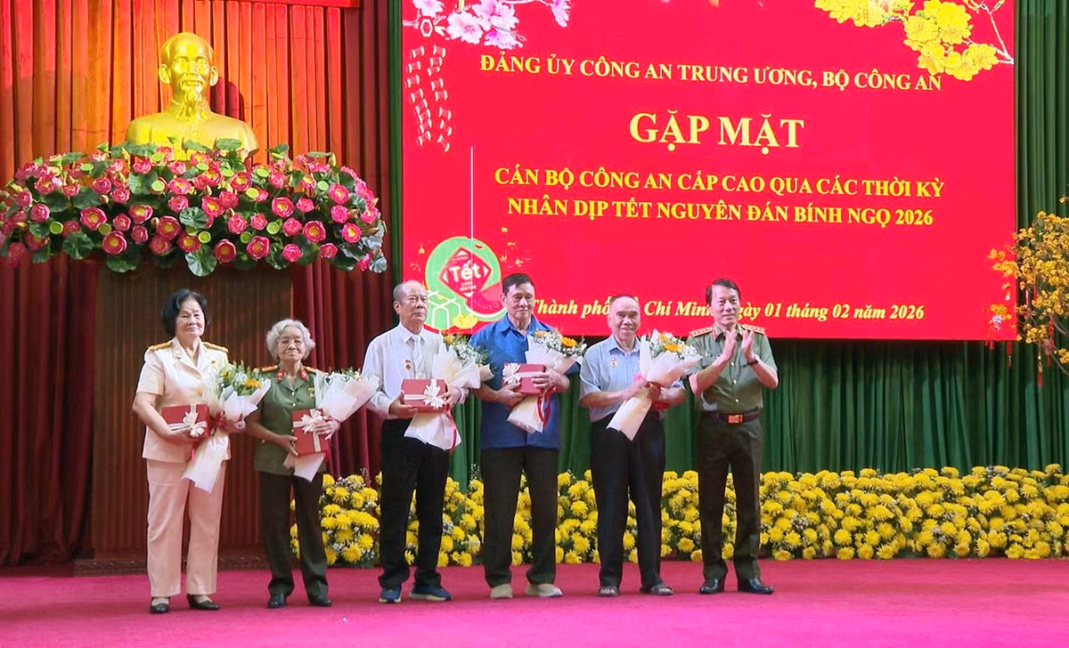 Lực lượng Công an đi đầu thực hiện nhiệm vụ đảm bảo an ninh, trật tự trong kỷ nguyên mới -0