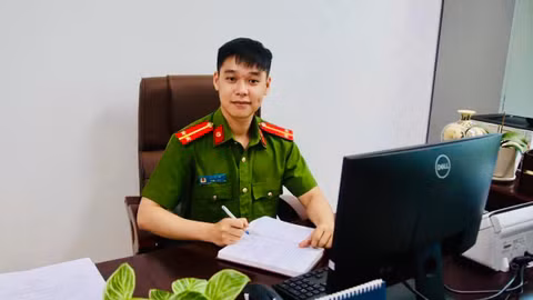 Dấu ấn của sắc phục xanh trên bục giảng miễn phí suốt 3 năm