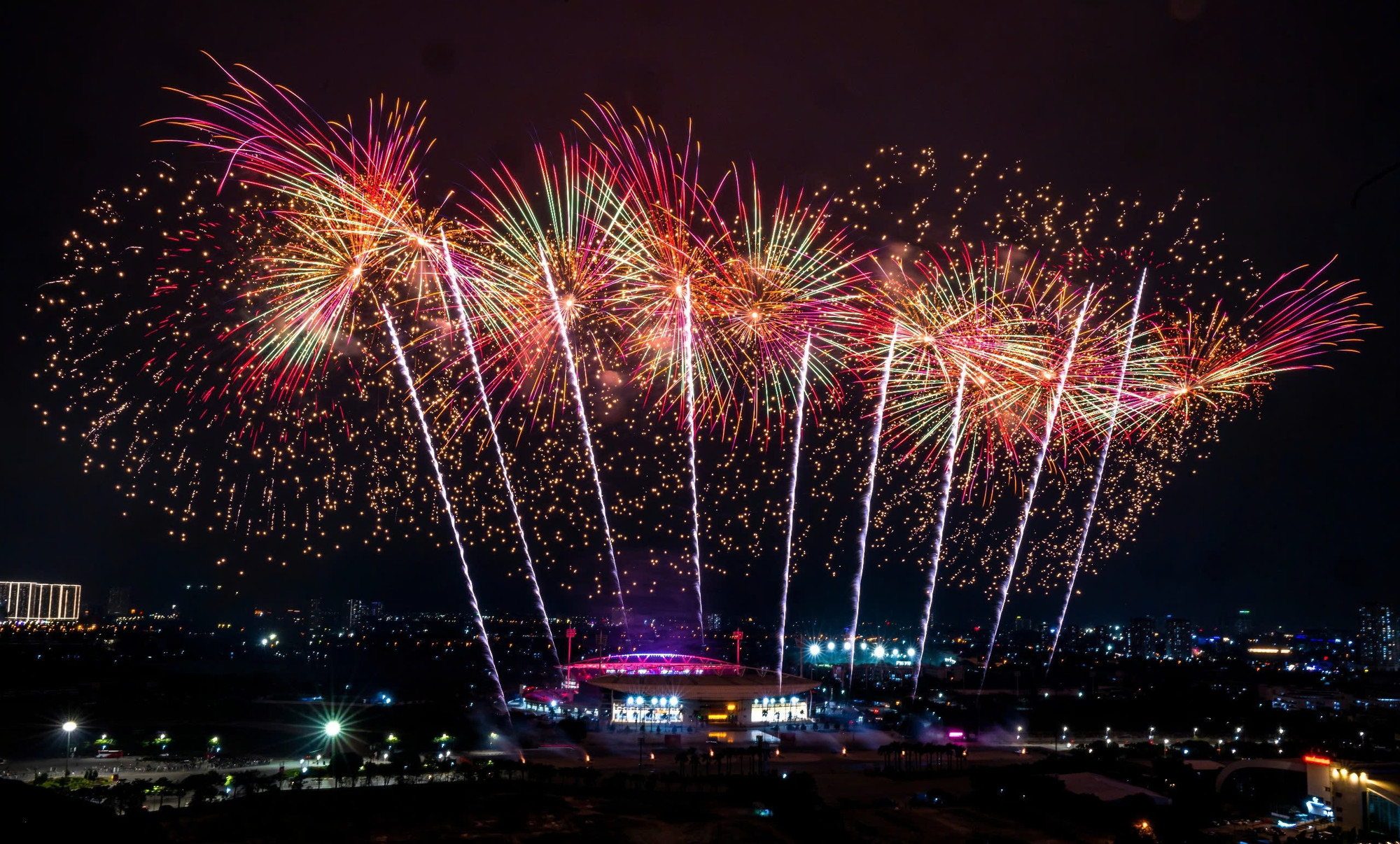 Hà Nội tổng duyệt bắn pháo hoa hỏa thuật chào mừng Đại hội Đảng -1