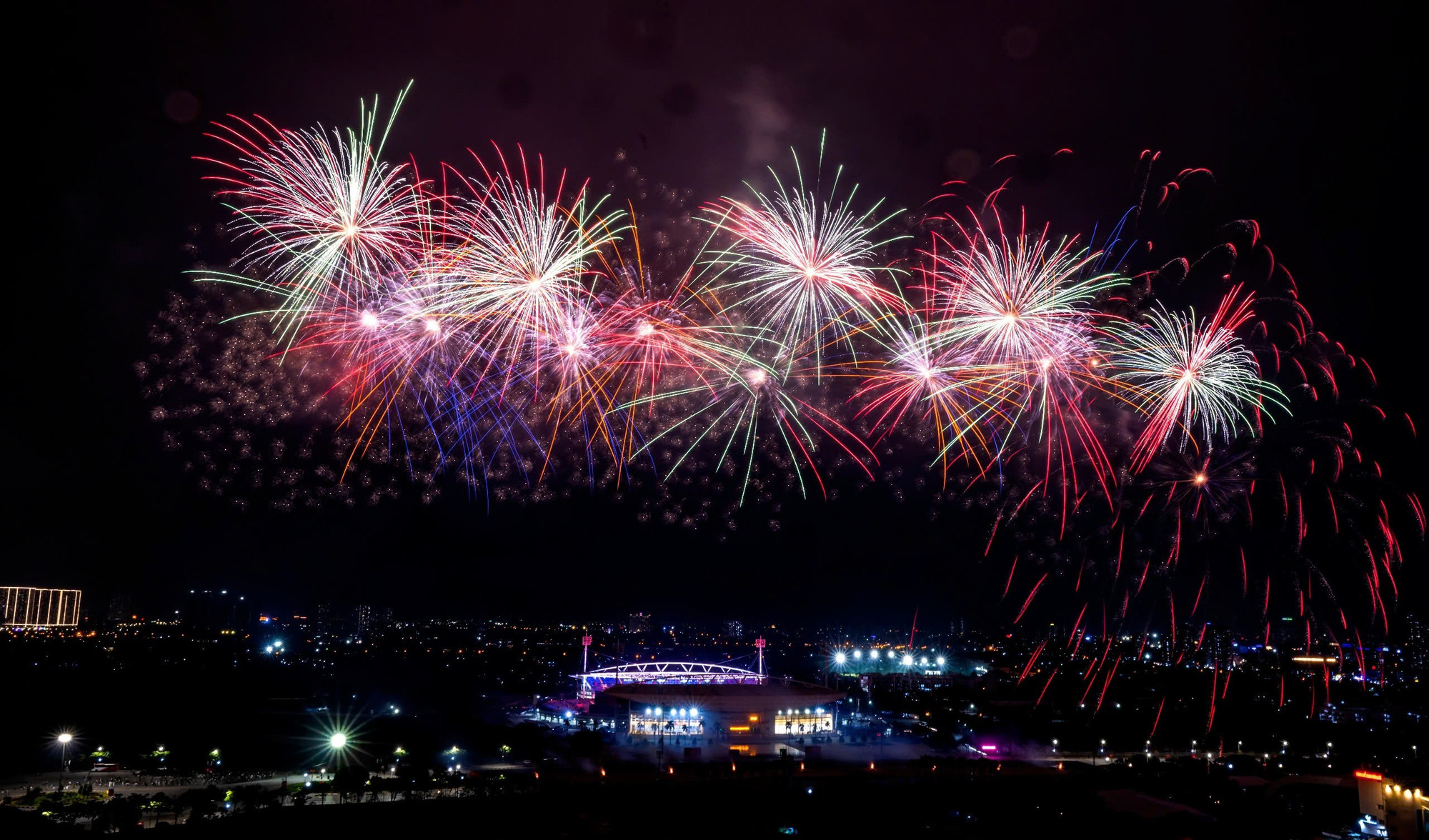 Hà Nội tổng duyệt bắn pháo hoa hỏa thuật chào mừng Đại hội Đảng -2