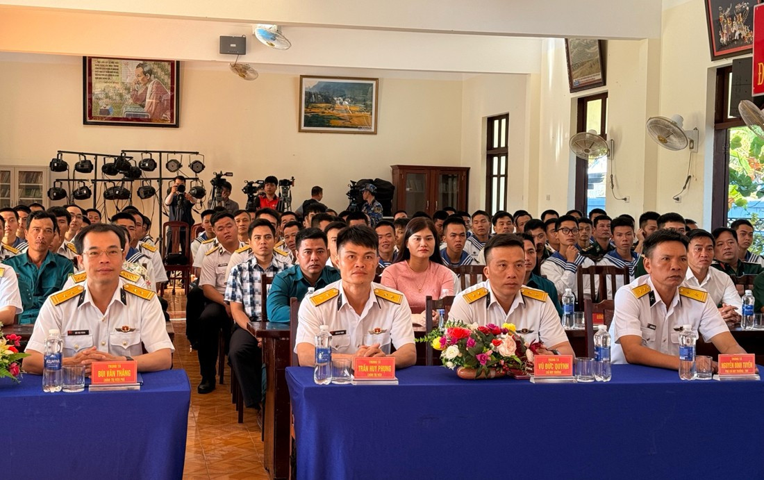 Xem truyền hình trực tiếp về Đại hội Đảng lần thứ 14 trên đảo Trường Sa -0