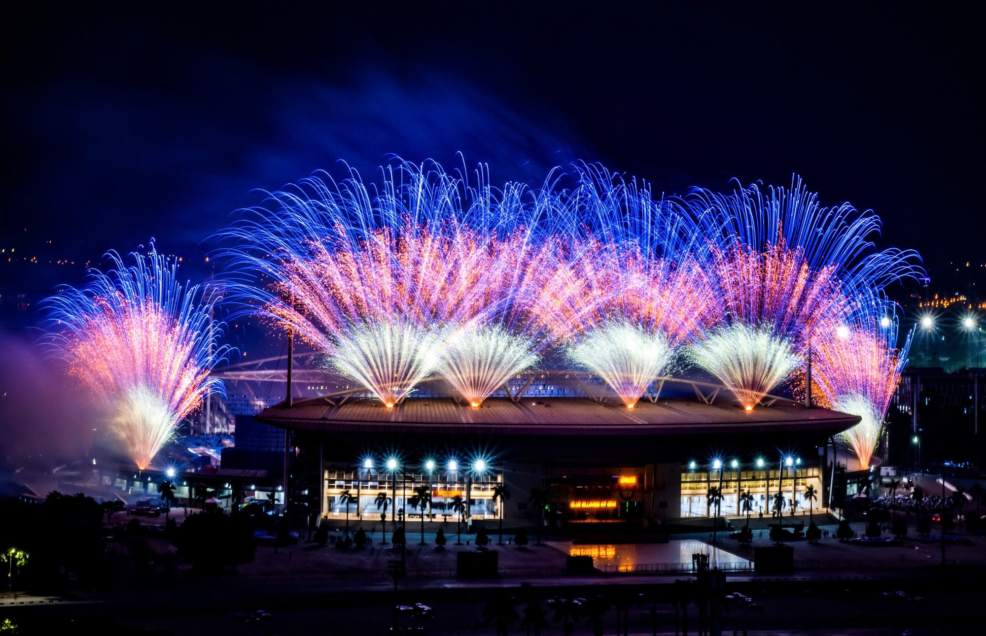 Hà Nội tổng duyệt bắn pháo hoa hỏa thuật chào mừng Đại hội Đảng -0