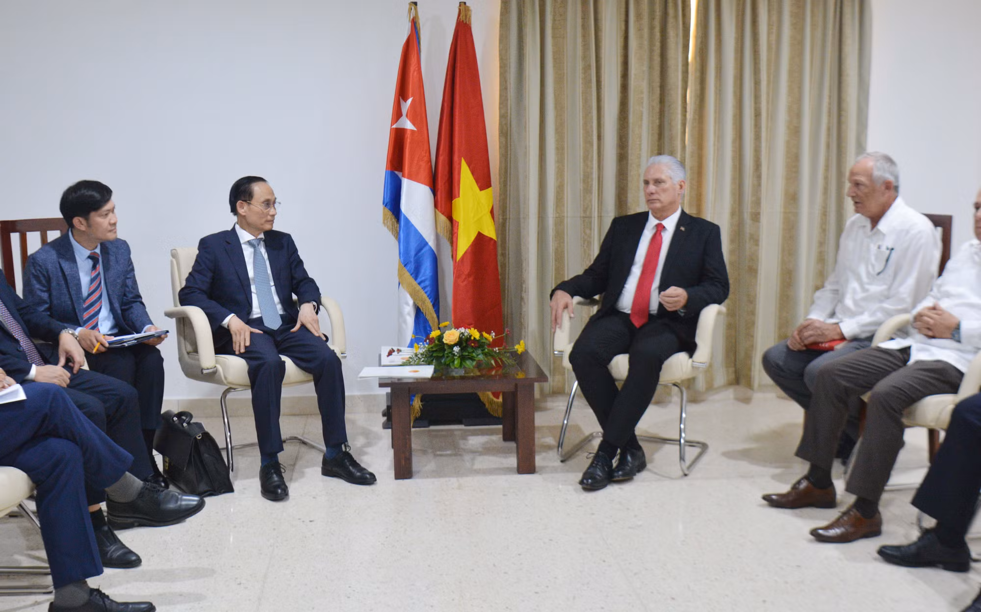 hoi-kien-chu-tich-cuba.jpg