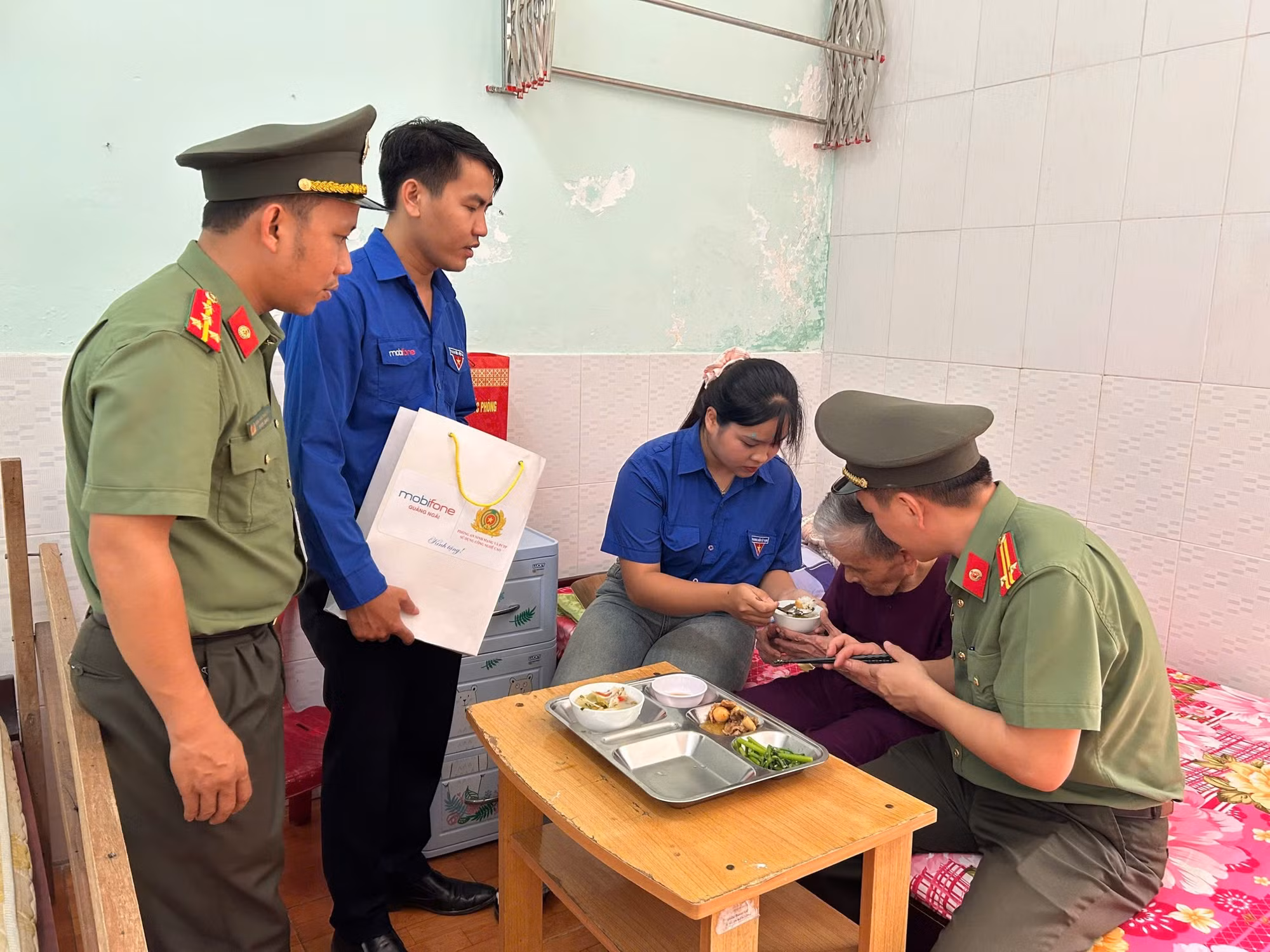 tri-an-nguoi-co-cong-tai-trung-tam-dieu-duong-nguoi-co-cong-tinh-quang-ngai-2.jpg
