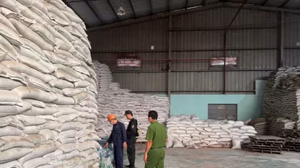 “Núp bóng” doanh nghiệp để sản xuất phân bón giả quy mô lớn