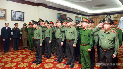 Trân trọng những đóng góp của đồng chí Xaysomphone Phomvihane đối với quan hệ hợp tác Công an Việt Nam - Lào