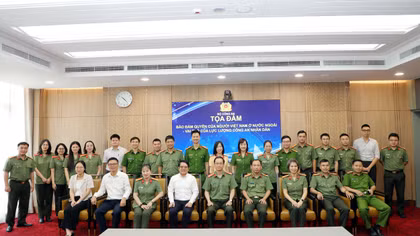 Nâng cao hiệu quả bảo vệ người Việt Nam ở nước ngoài