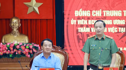 Gần dân, hiểu dân, dựa vào dân để hoàn thành tốt nhiệm vụ