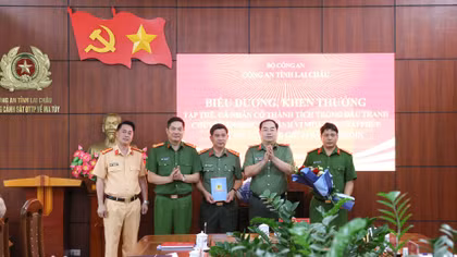 Khen thưởng các tập thể, cá nhân phá chuyên án ma túy xuyên quốc gia