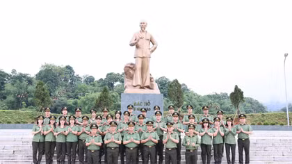 Cụm thi đua số 8 tổ chức sinh hoạt chính trị, về nguồn tại Tuyên Quang