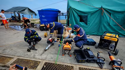Những cống hiến thầm lặng phía sau "tiền tuyến" cứu nạn tại Venezuela