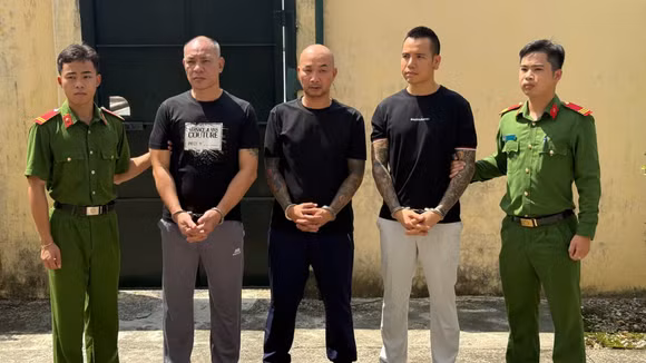 Nhóm giang hồ mạng chuyên làm phim bạo lực, "cổ súy xã hội đen"