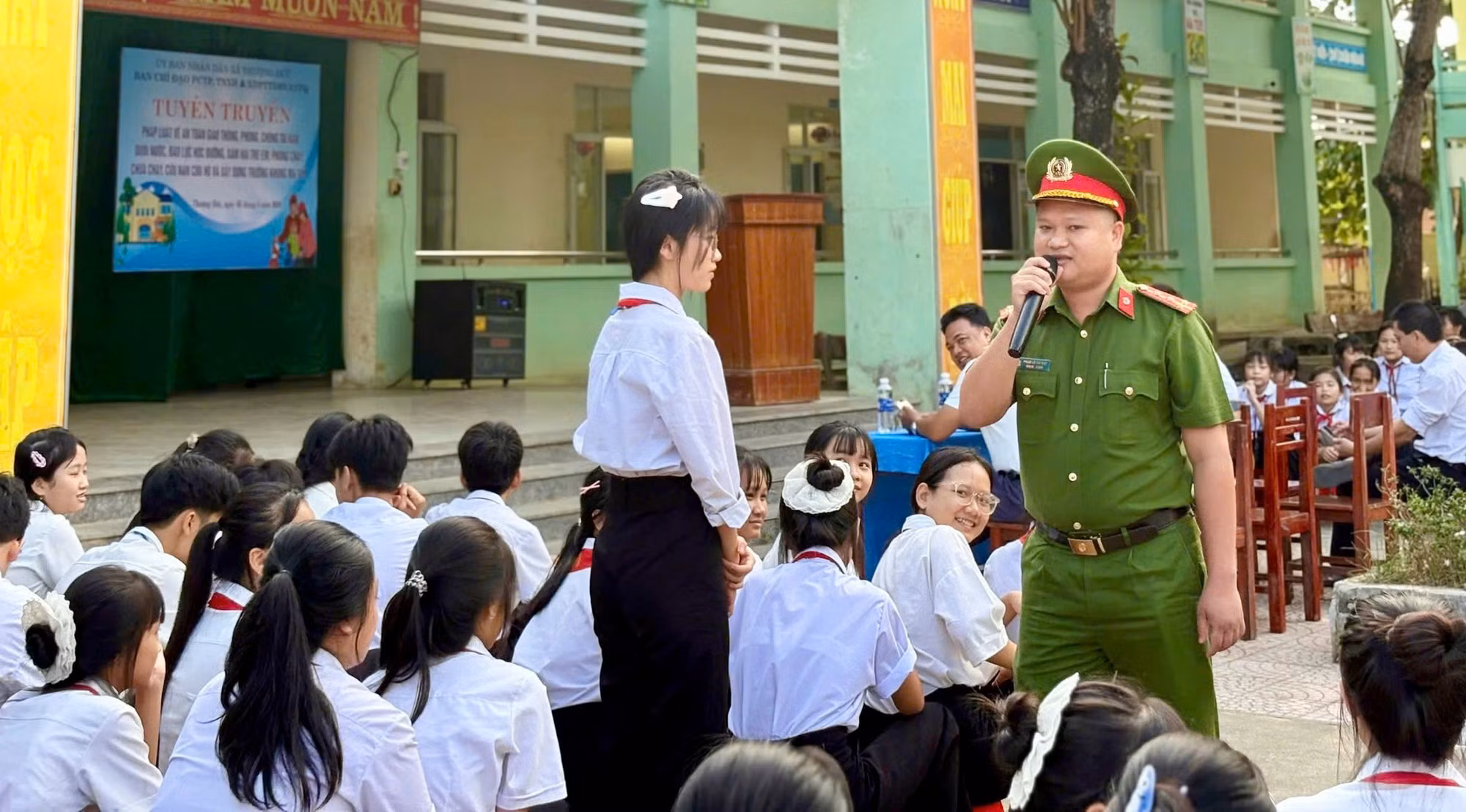 ba-nhat-thuong-duc-c-ngoc-thi.jpg