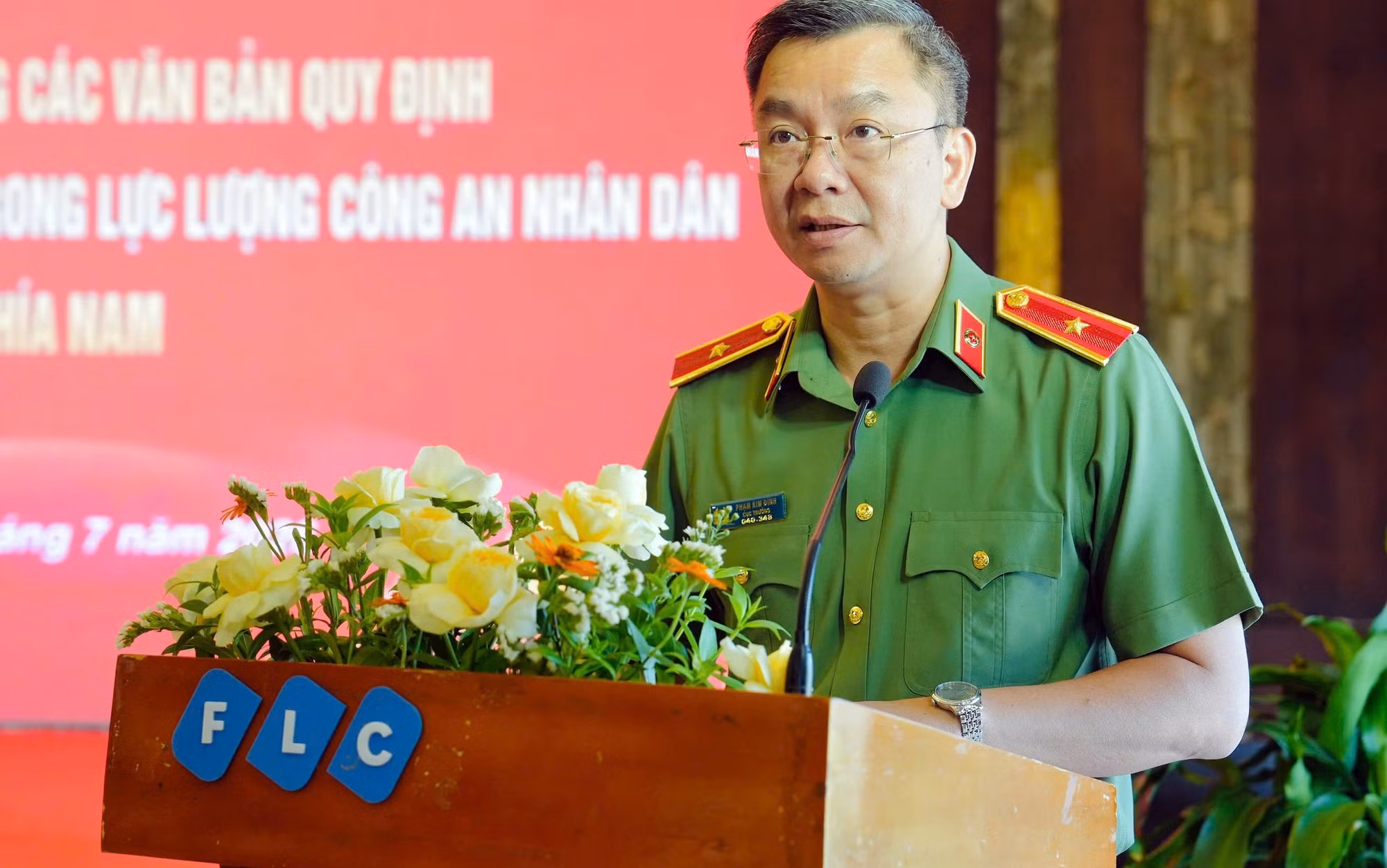 Thiếu tướng Phạm Kim Đĩnh, Cục trưởng Cục Công tác chính trị phát biểu kết luận.