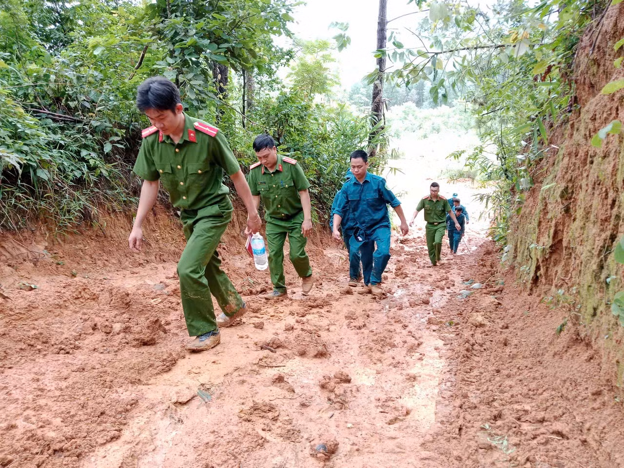 anh-6-cbcs-ca-xa-sa-loong-thuong-xuyen-bam-sat-dia-ban.jpg
