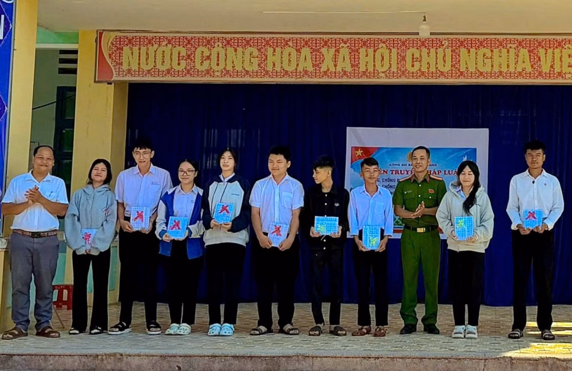 tuyen-truyen-6.jpg